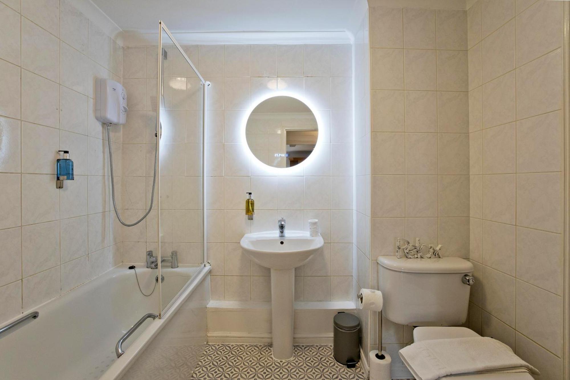 Imperial Meridian Place Apartment 런던 외부 사진