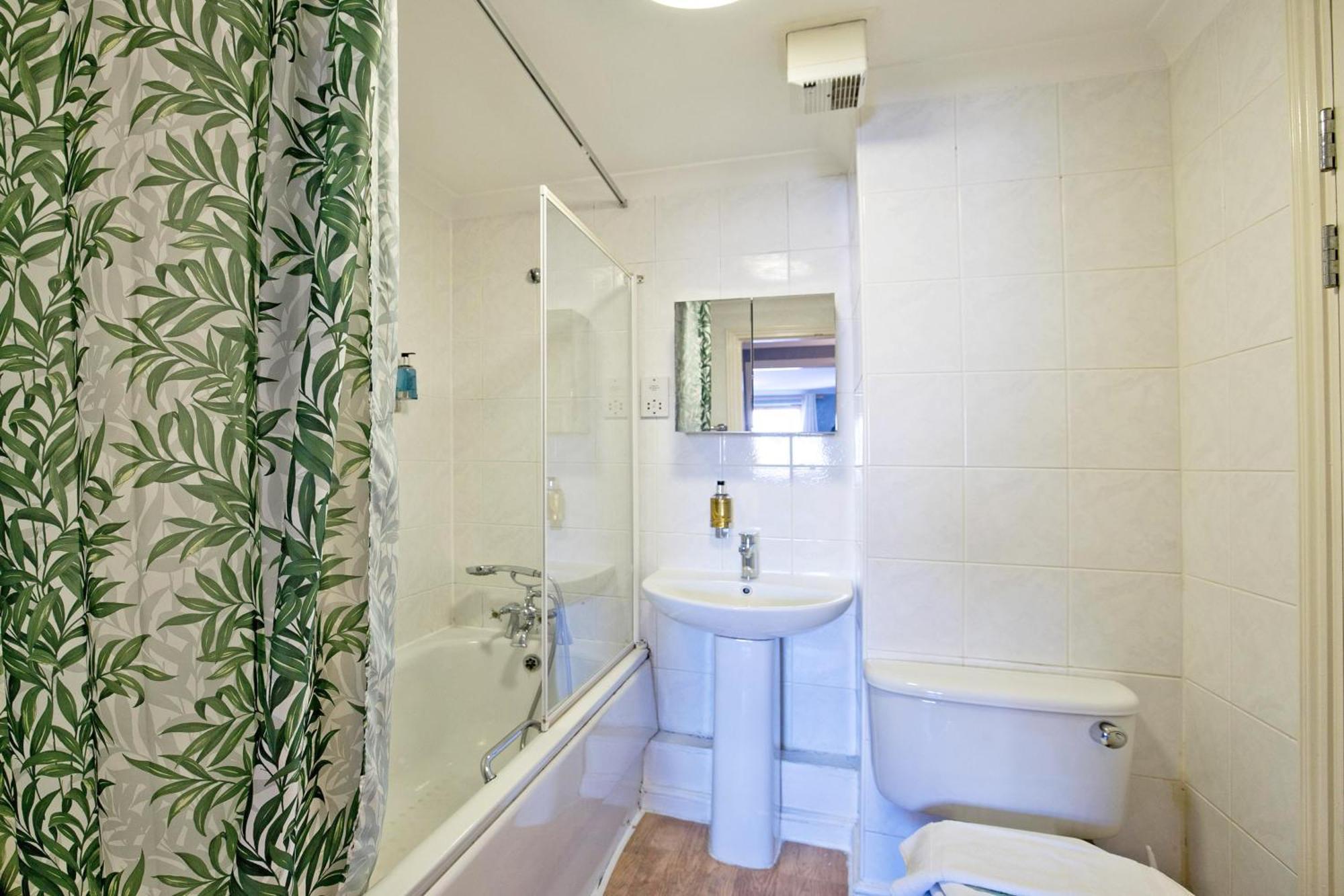 Imperial Meridian Place Apartment 런던 외부 사진