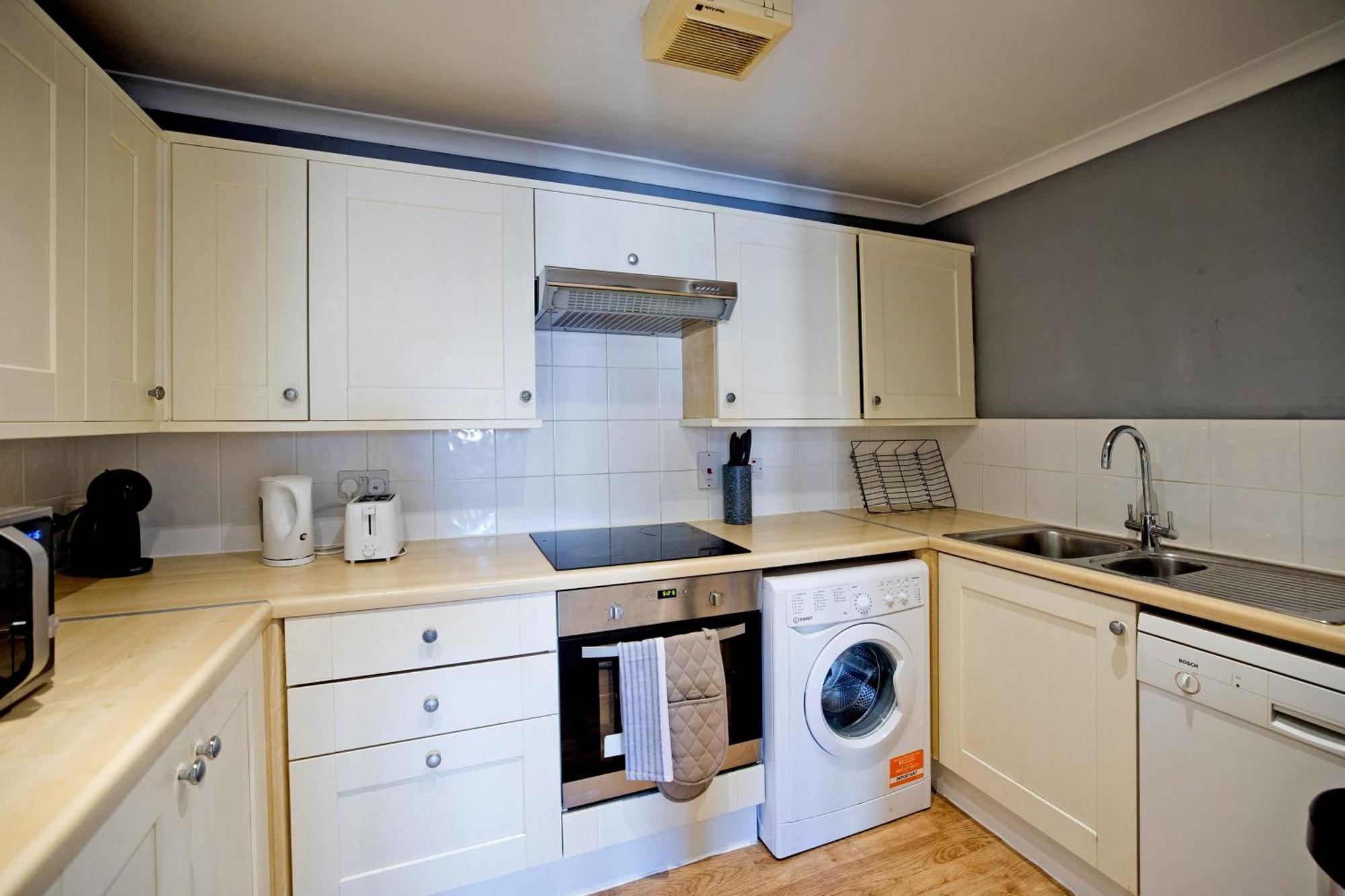 Imperial Meridian Place Apartment 런던 외부 사진